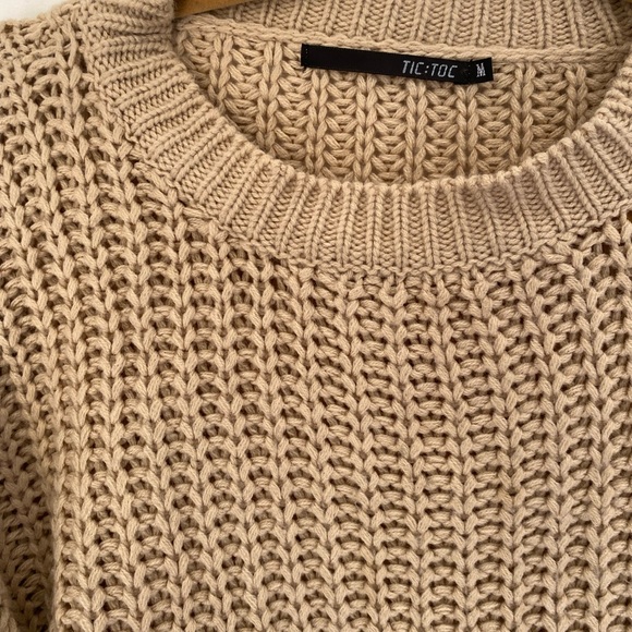 Distressed sweater - Picture 3 of 9